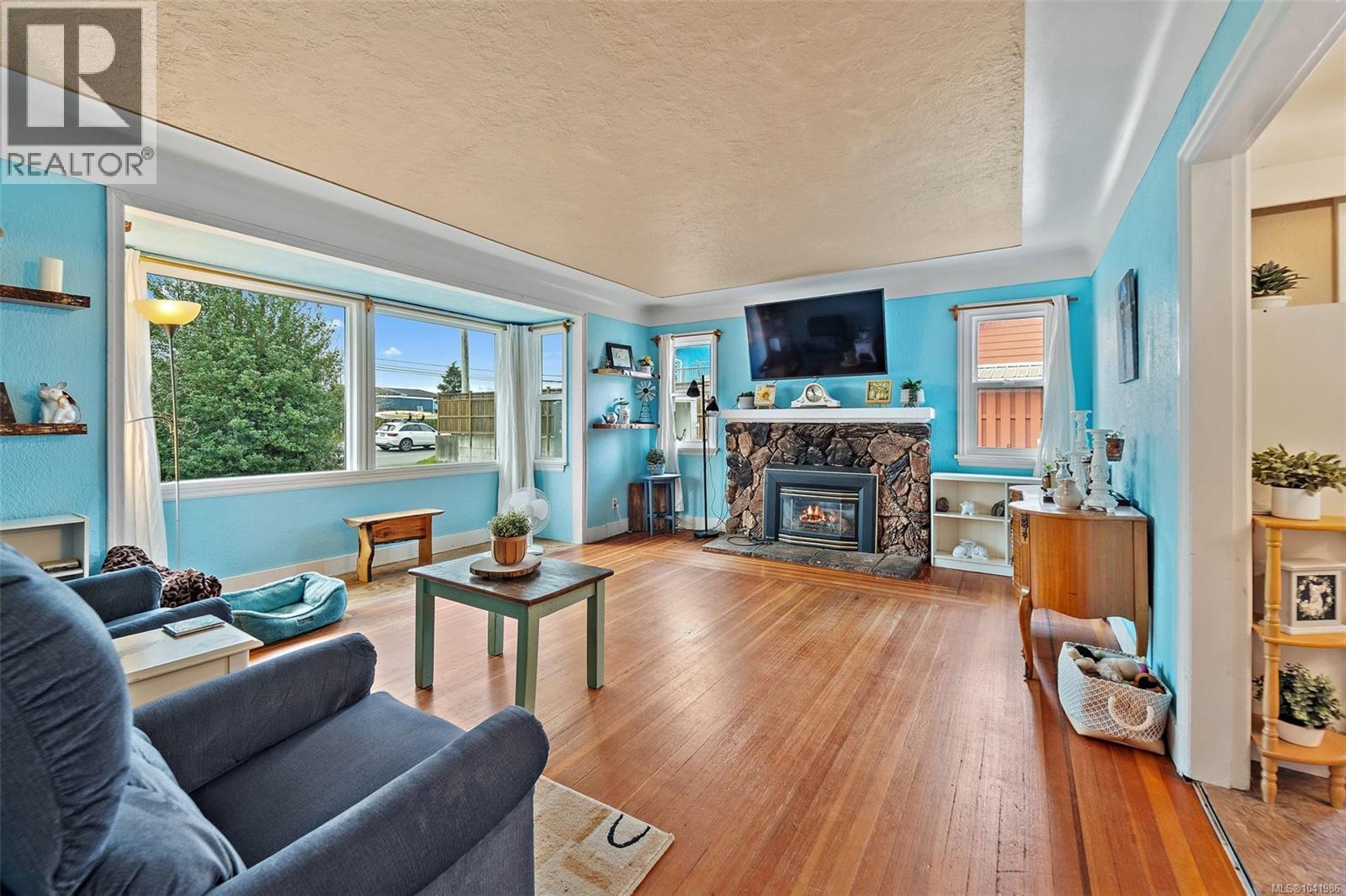 6484 Sooke Rd - 24