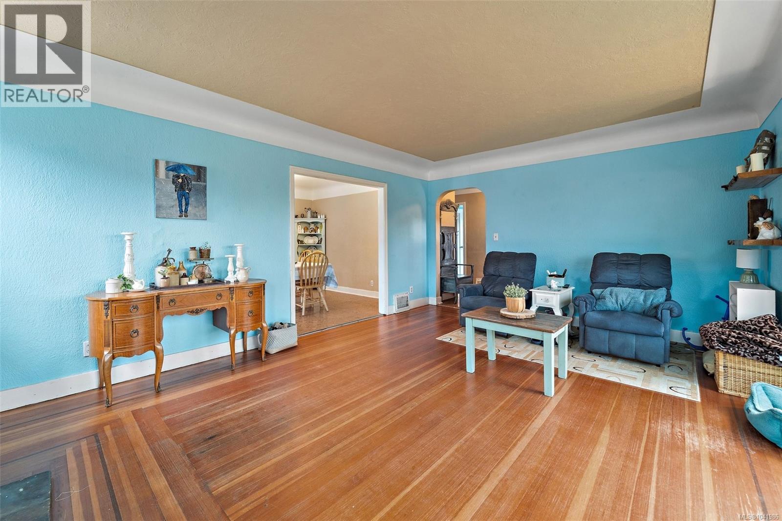 6484 Sooke Rd - 25