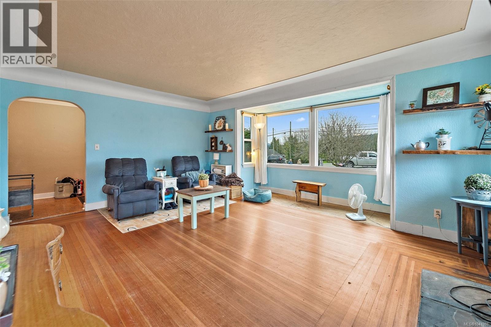 6484 Sooke Rd - 26