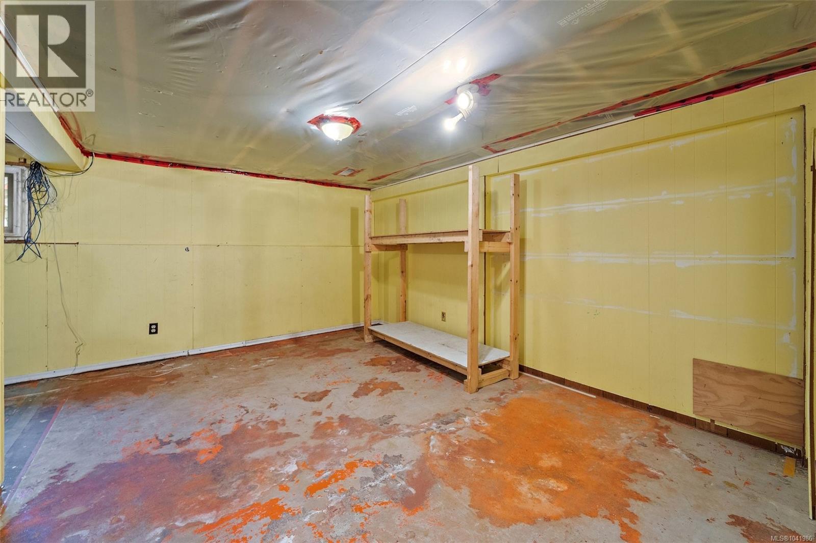 6484 Sooke Rd - 30