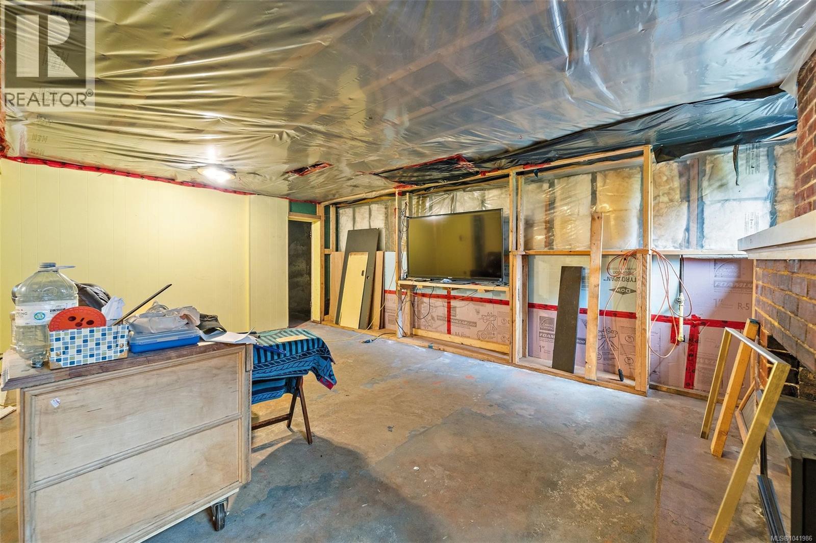 6484 Sooke Rd - 31