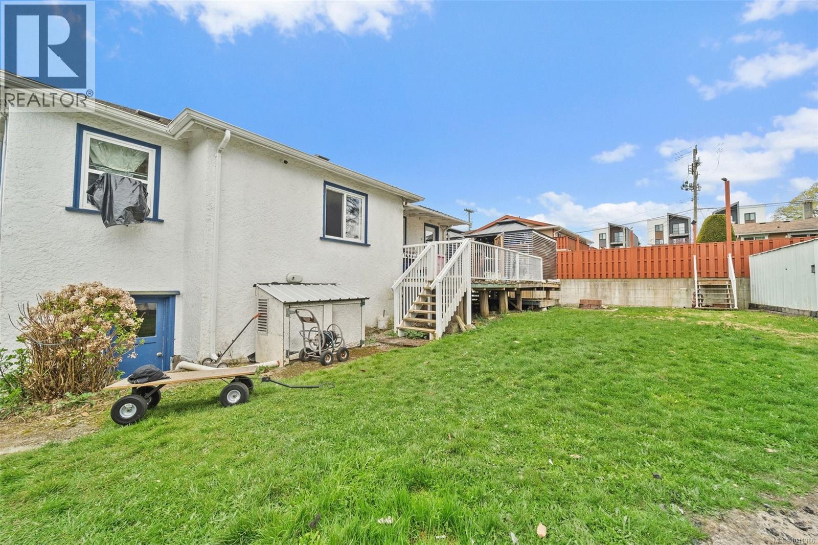 6484 Sooke Rd - 41