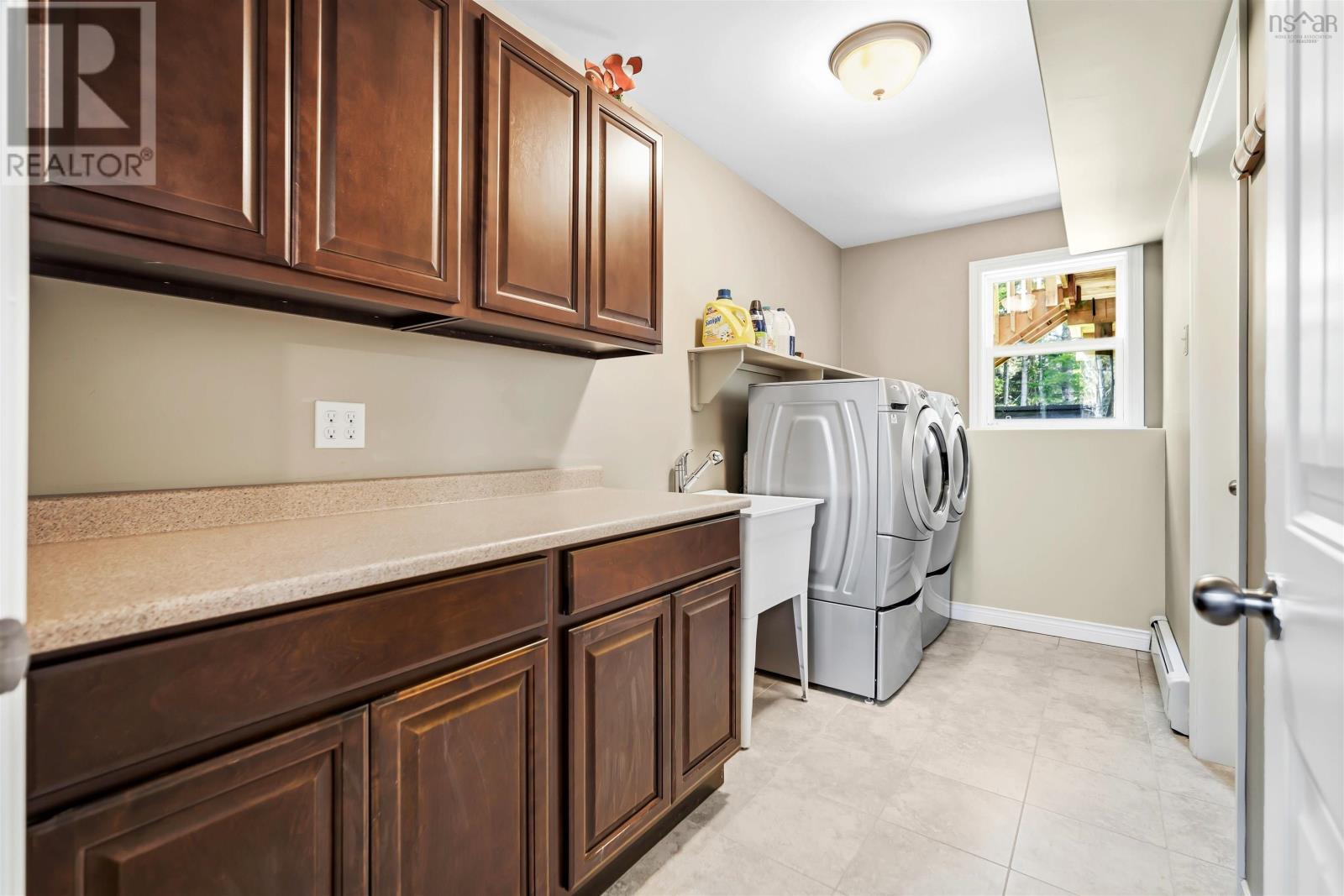 439 Newbury Road - 35