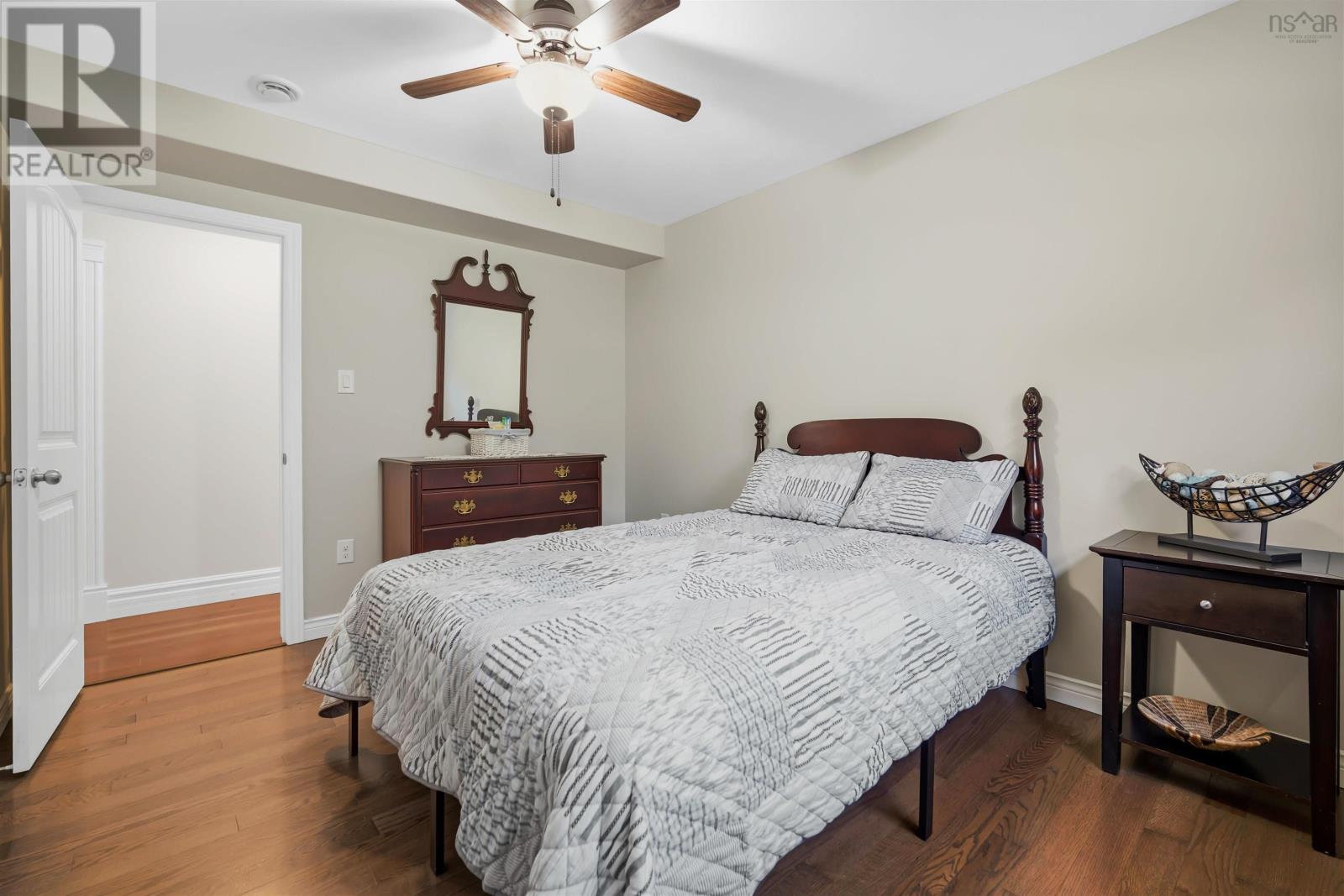 439 Newbury Road - 32