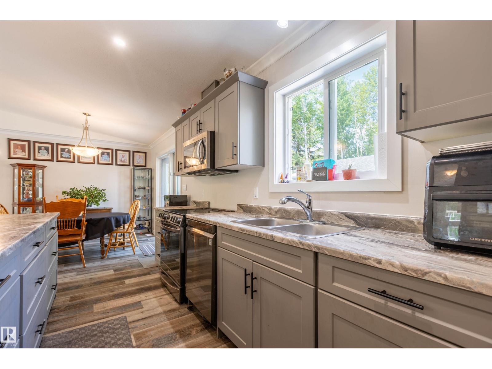#118 55107 RGE ROAD 33 - 11
