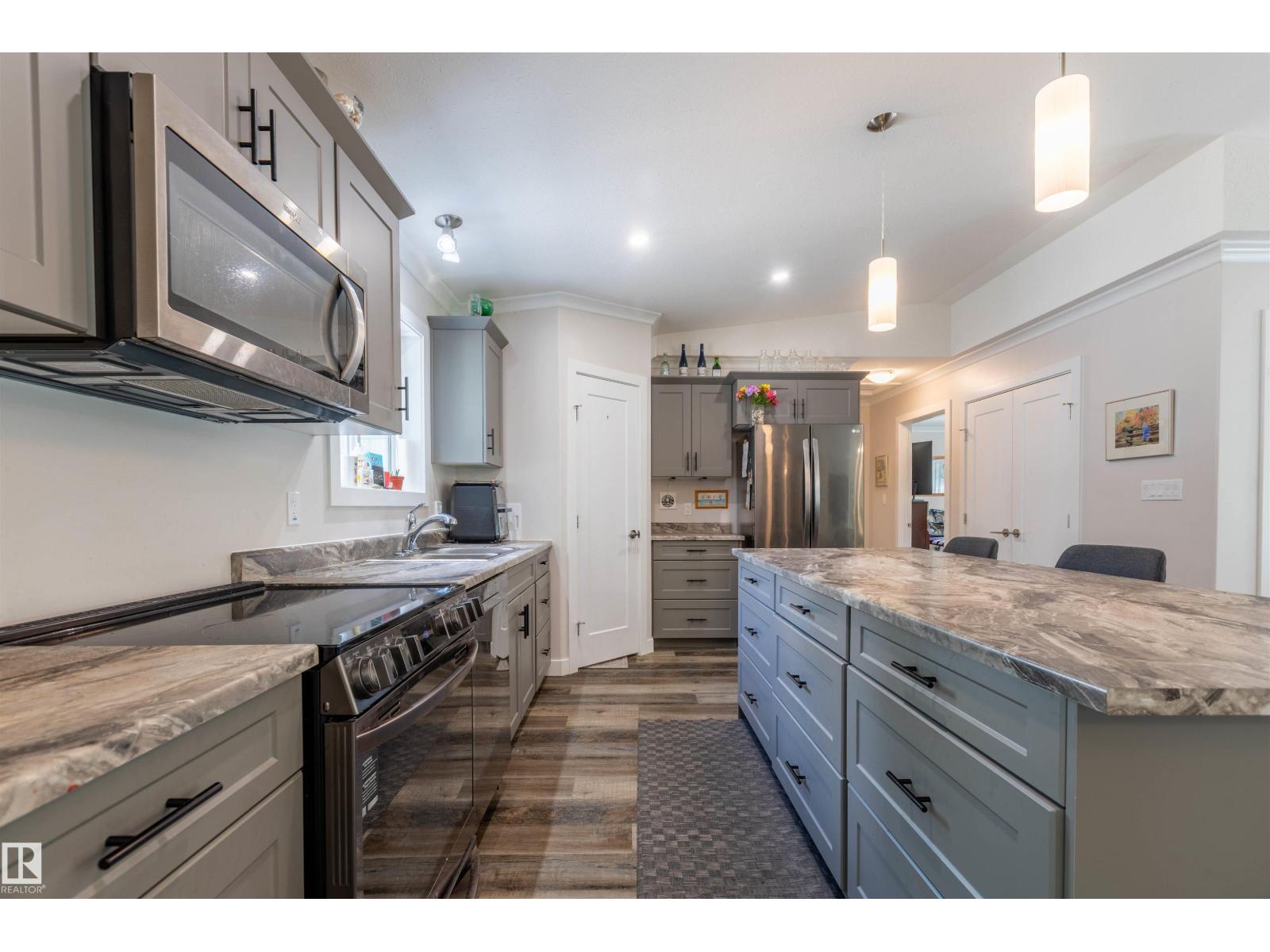 #118 55107 RGE ROAD 33 - 9