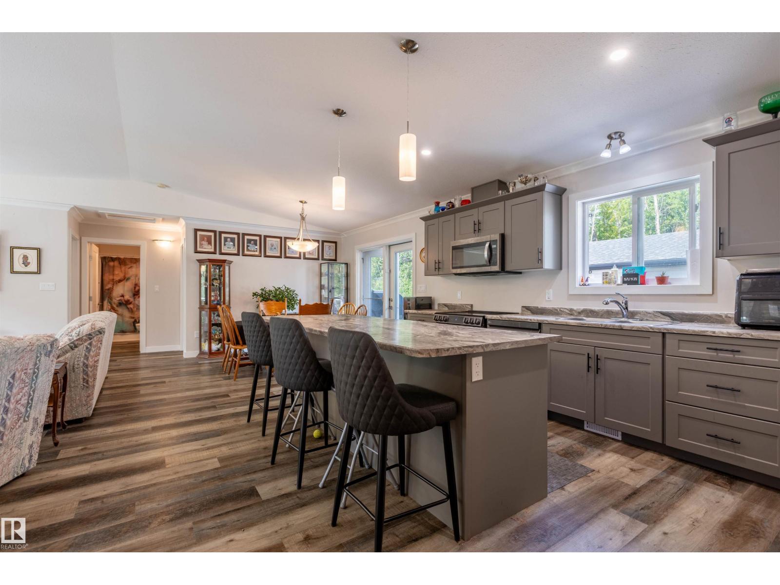 #118 55107 RGE ROAD 33 - 33
