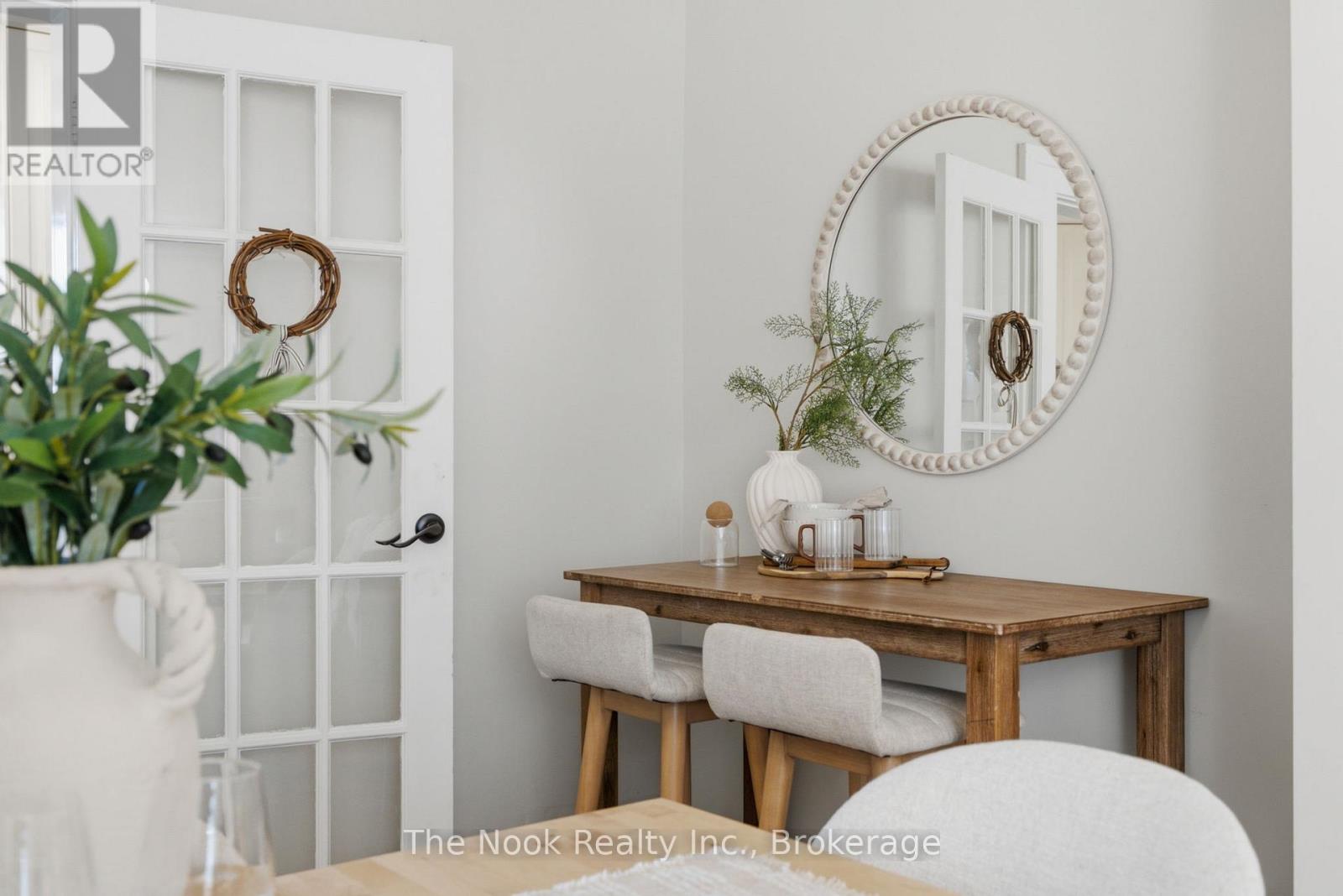 400 BYRON STREET S - 13