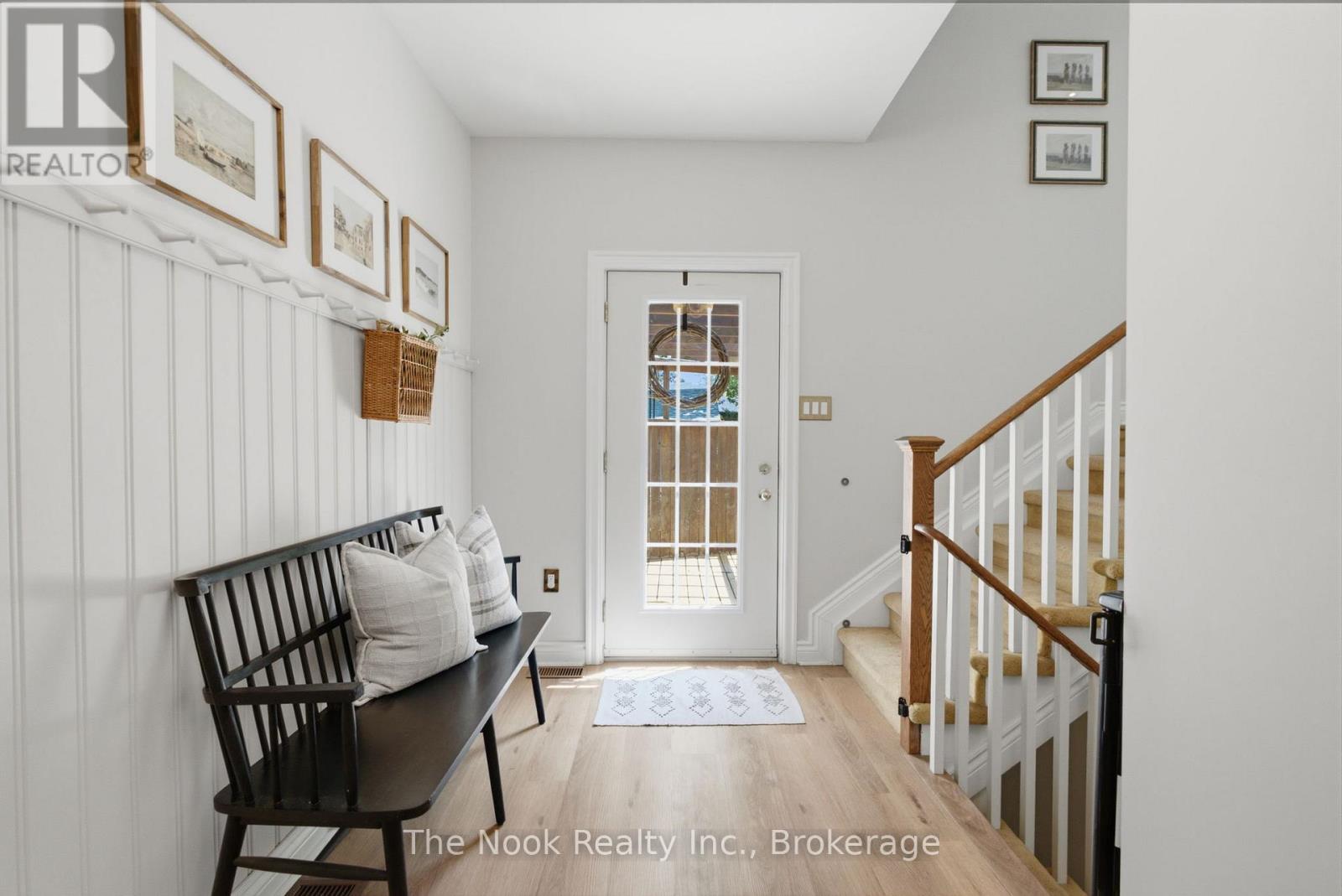400 BYRON STREET S - 17
