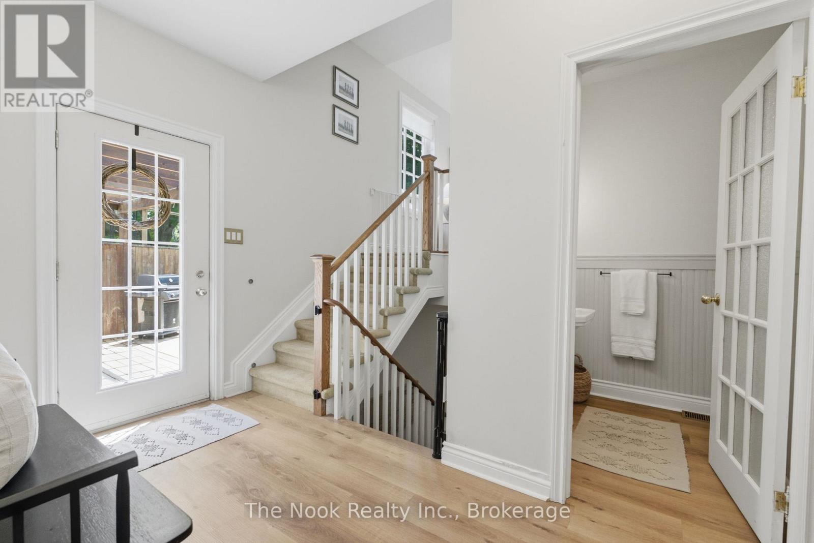 400 BYRON STREET S - 18