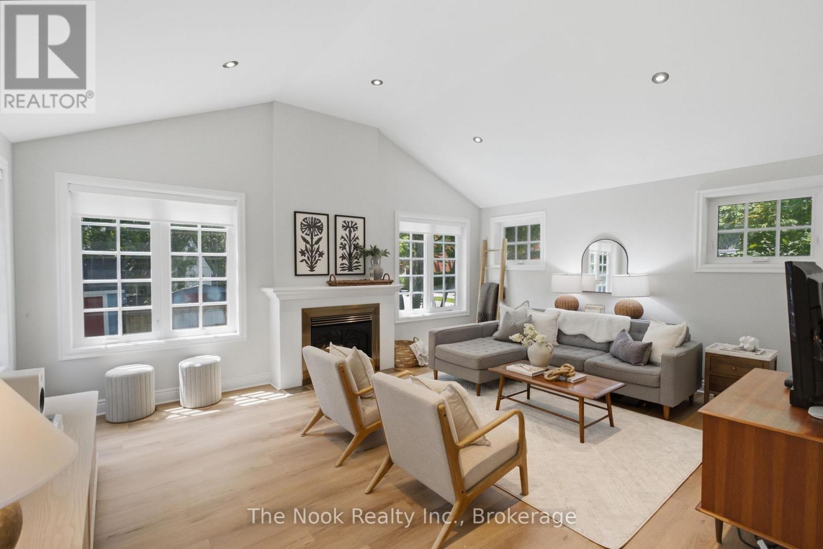 400 BYRON STREET S - 20