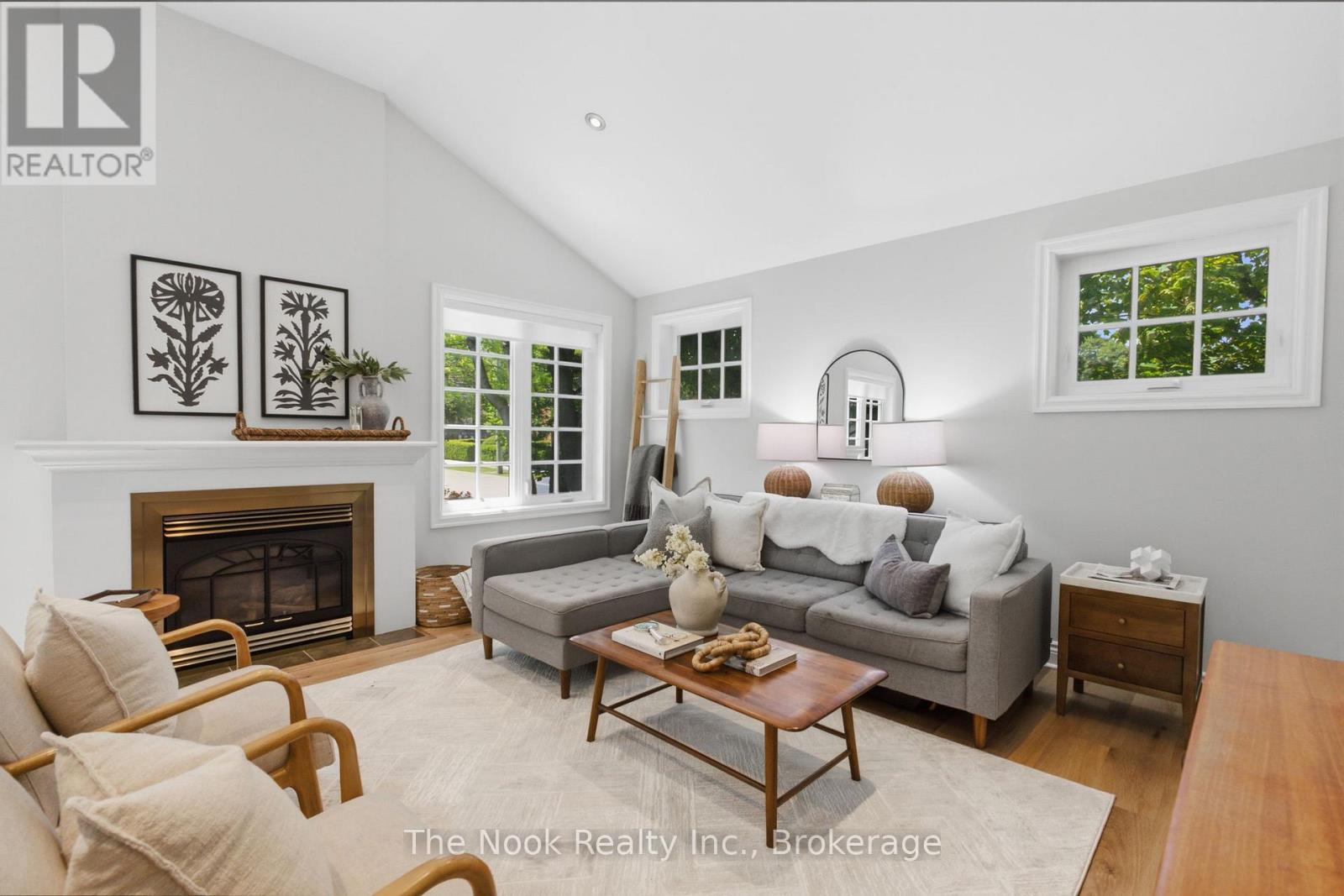 400 BYRON STREET S - 21
