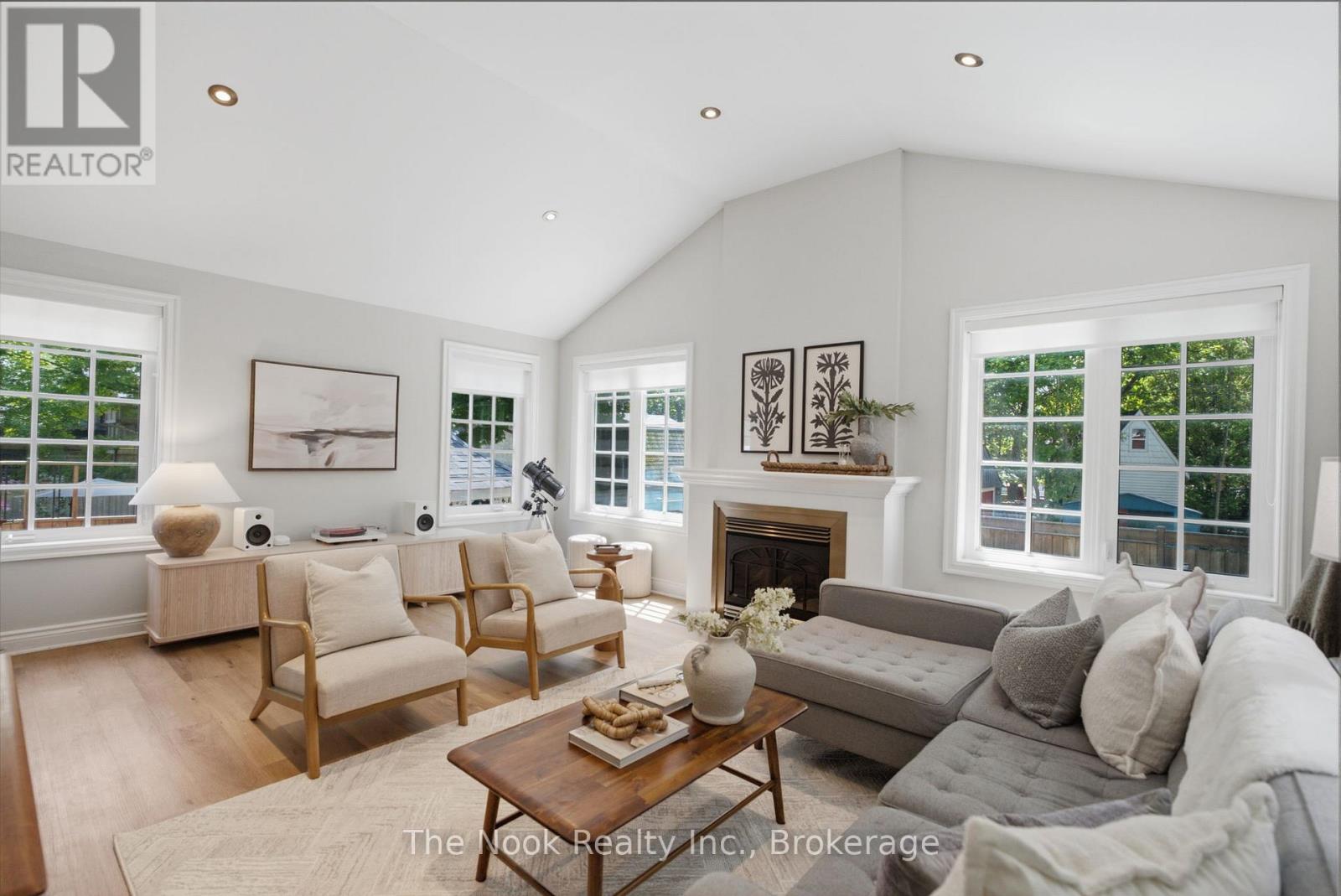 400 BYRON STREET S - 22