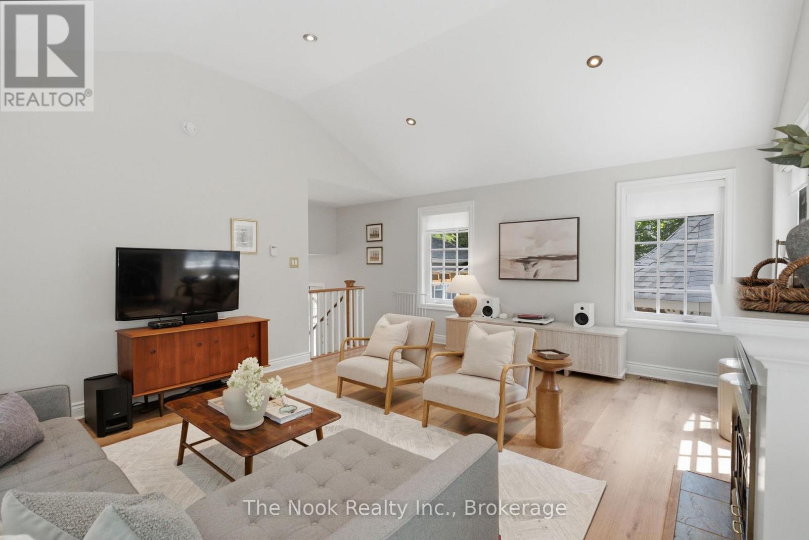400 BYRON STREET S - 23