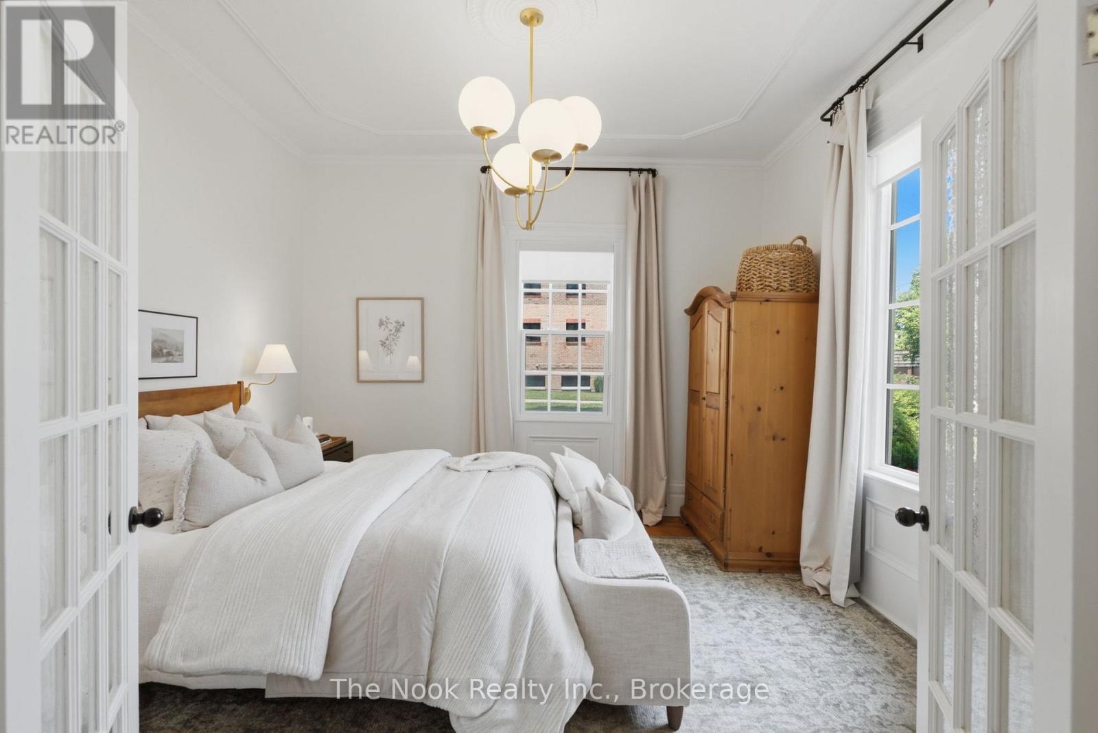 400 BYRON STREET S - 27