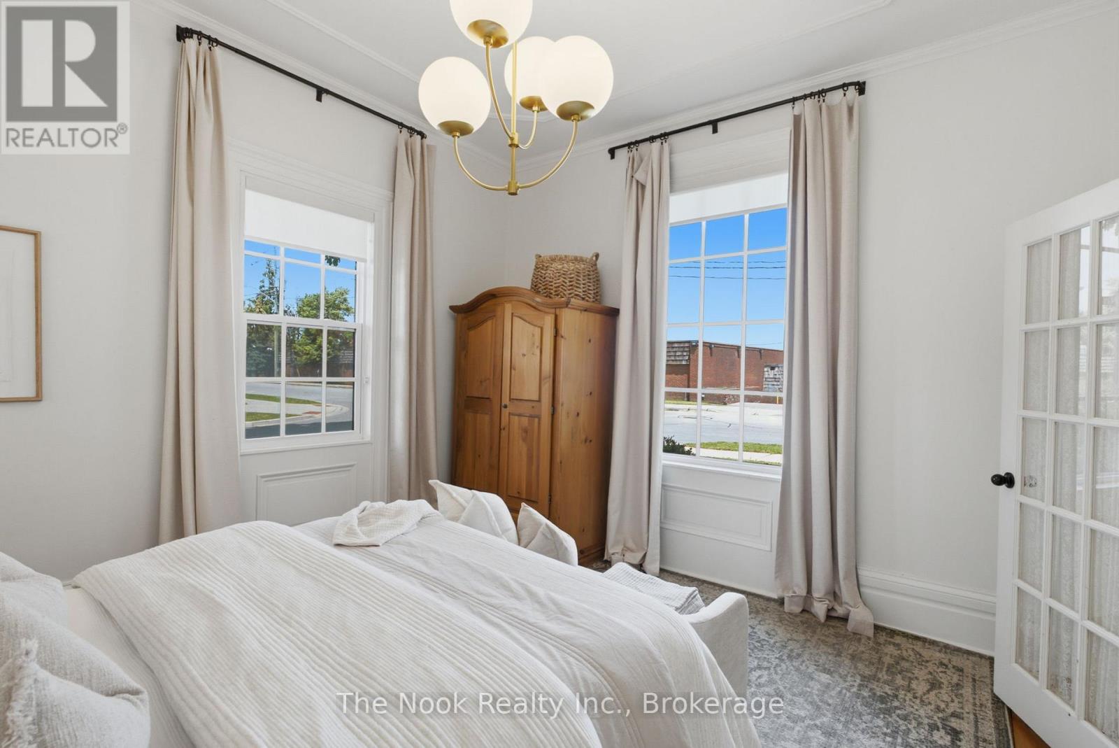 400 BYRON STREET S - 28