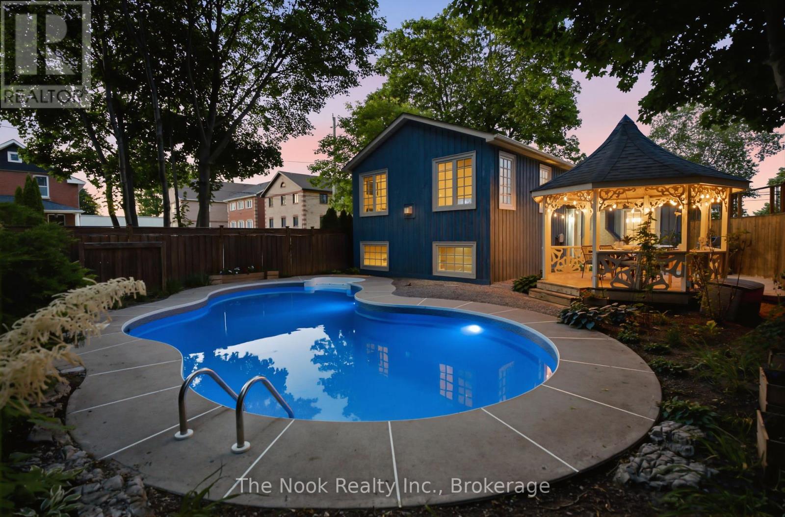 400 BYRON STREET S - 3