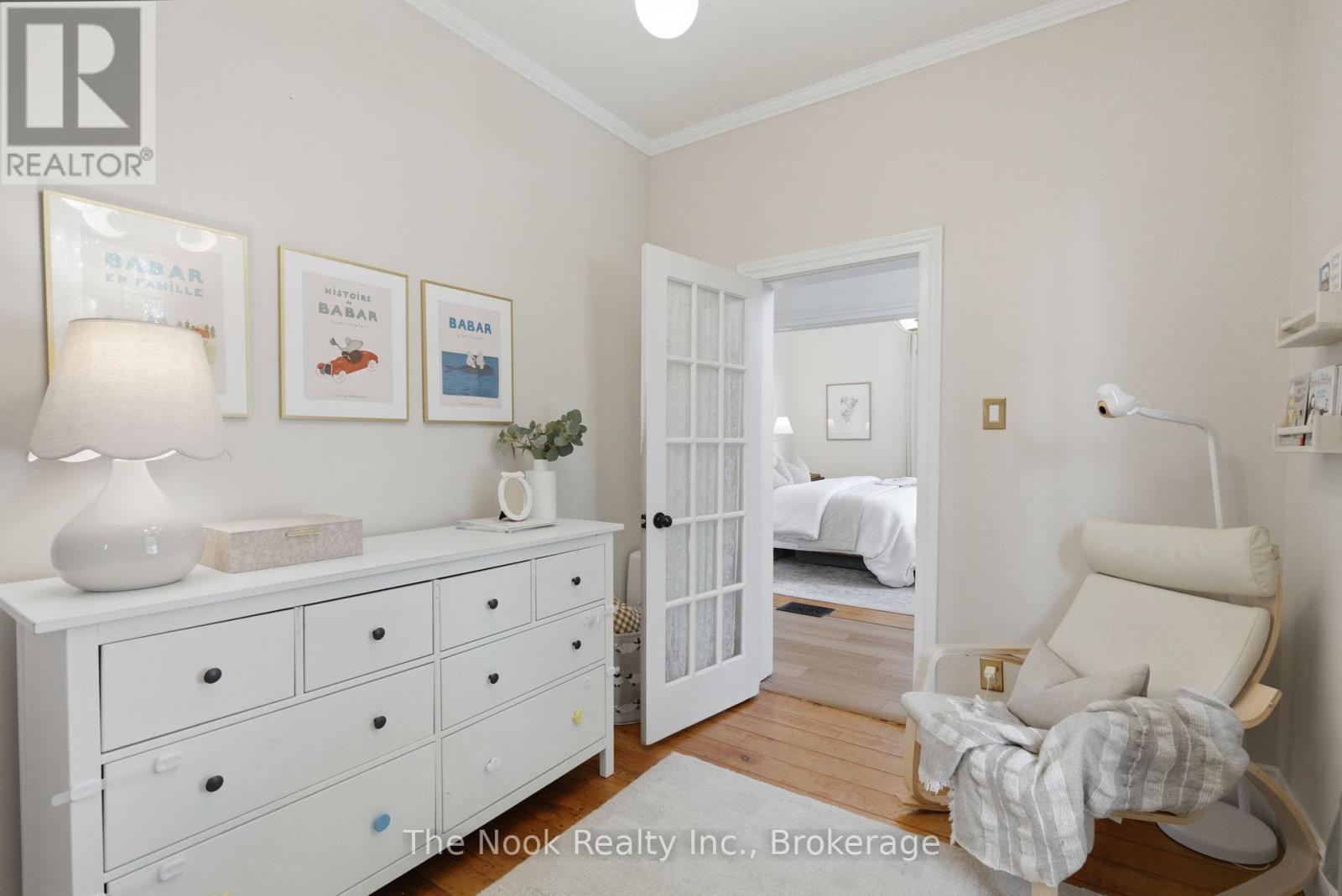 400 BYRON STREET S - 32