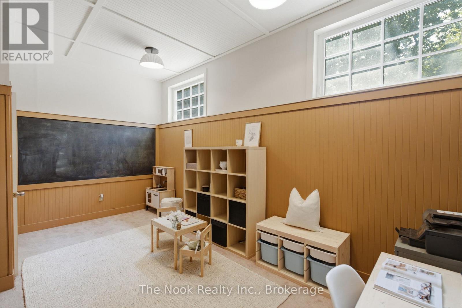 400 BYRON STREET S - 38