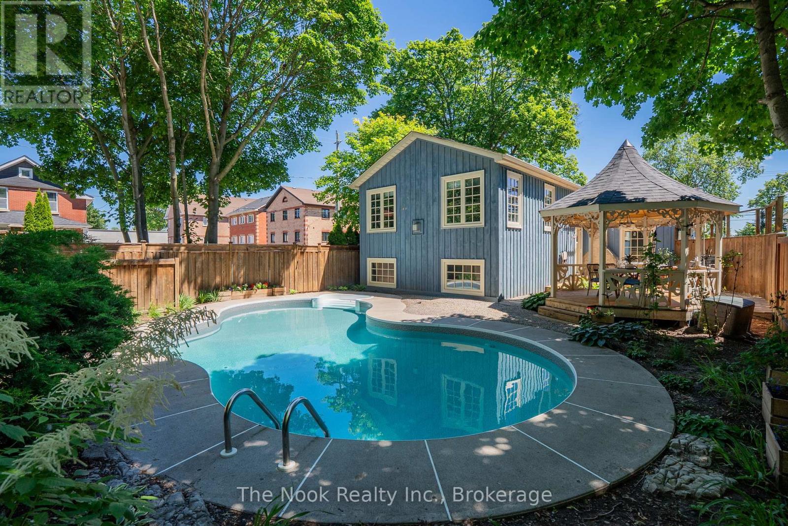 400 BYRON STREET S - 40