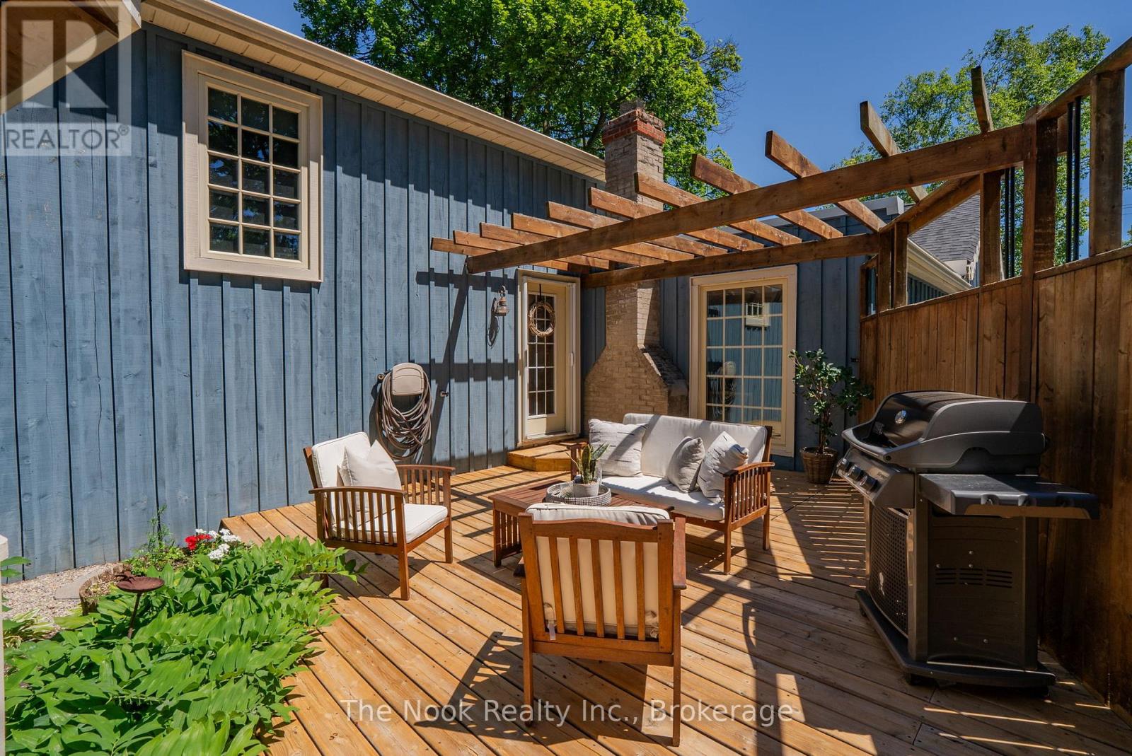 400 BYRON STREET S - 43