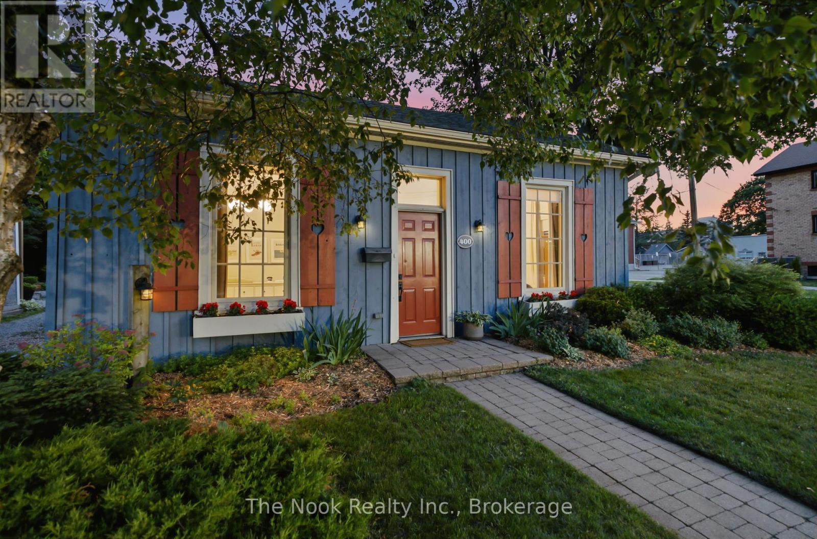 400 BYRON STREET S - 50