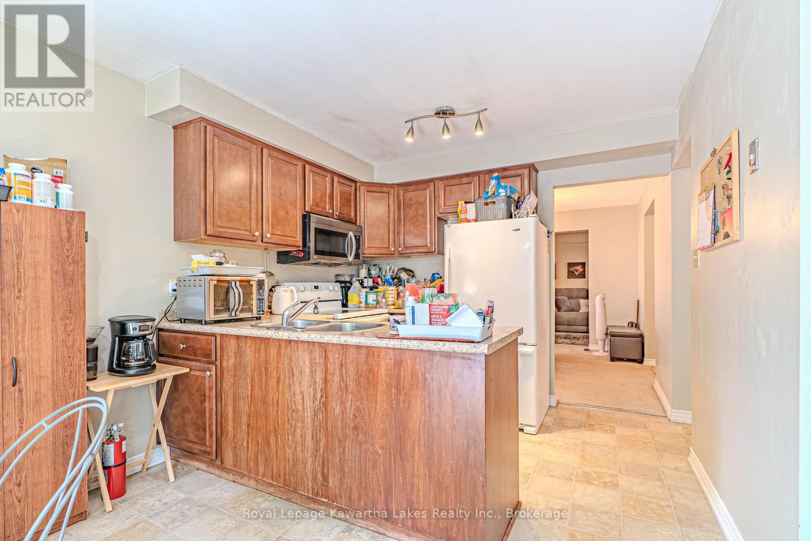 38 LIPTON CRESCENT - 15