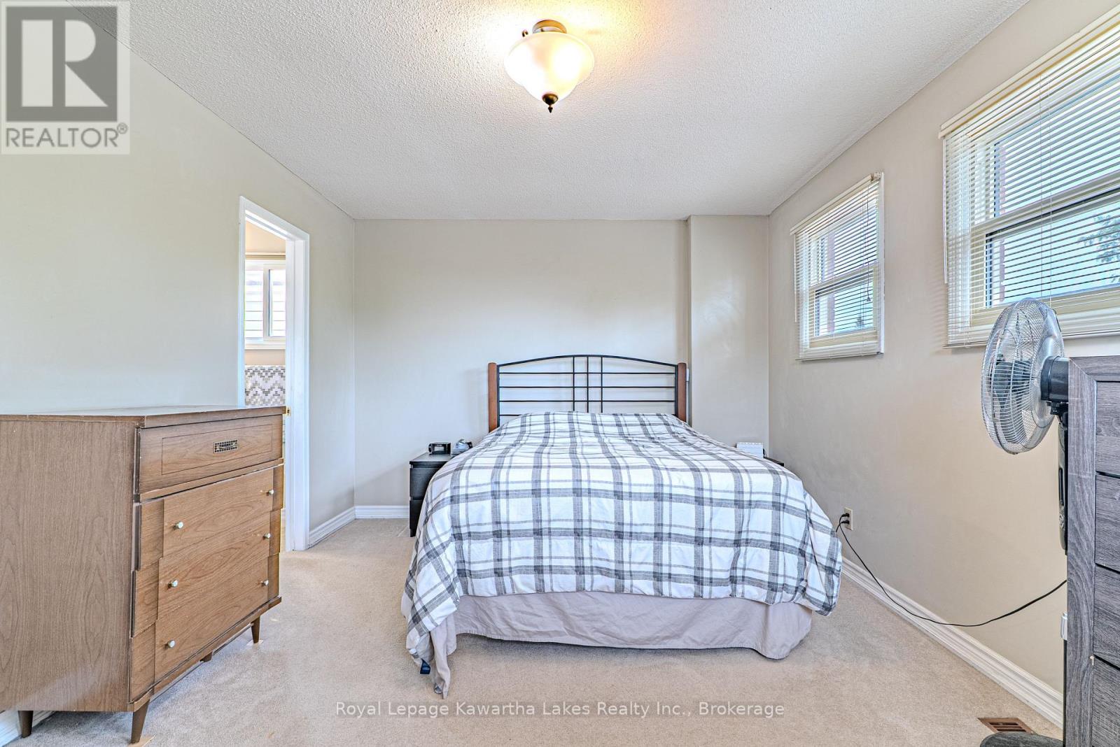 38 LIPTON CRESCENT - 18