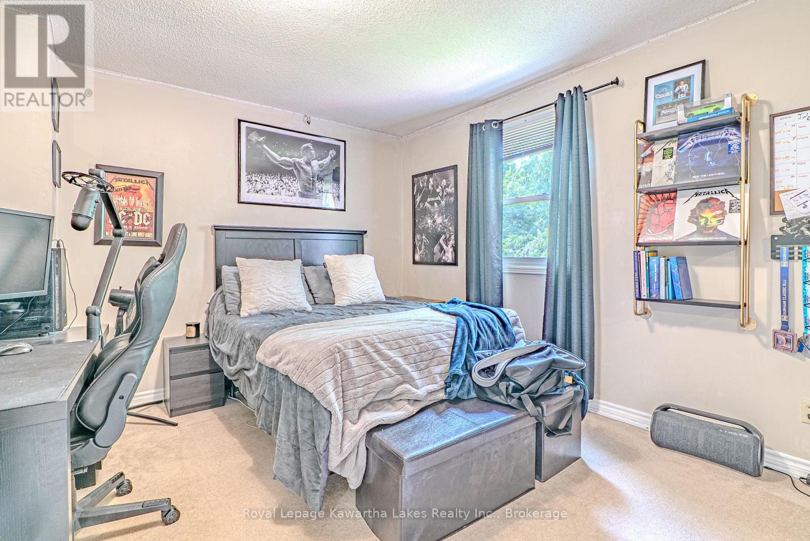 38 LIPTON CRESCENT - 23