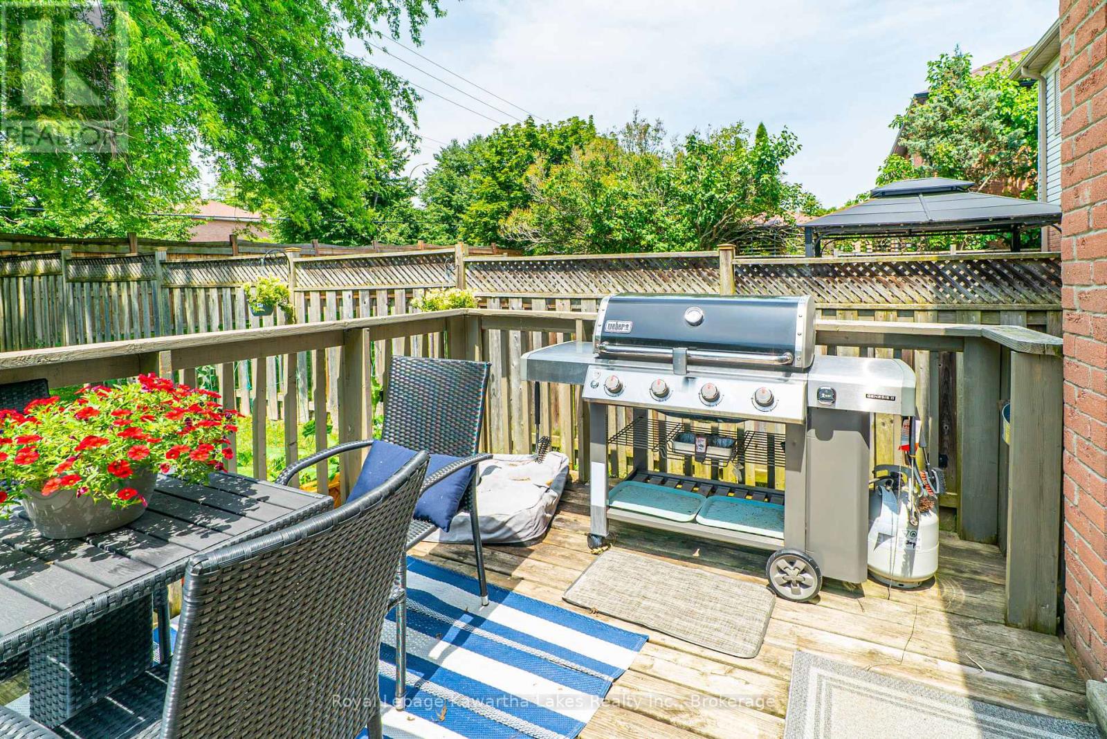 38 LIPTON CRESCENT - 30
