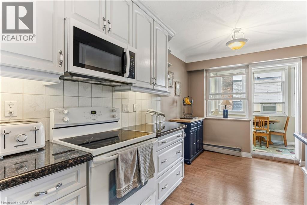 #302 38 CHARLTON Avenue W - 10