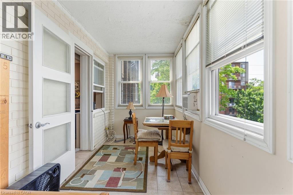 #302 38 CHARLTON Avenue W - 12
