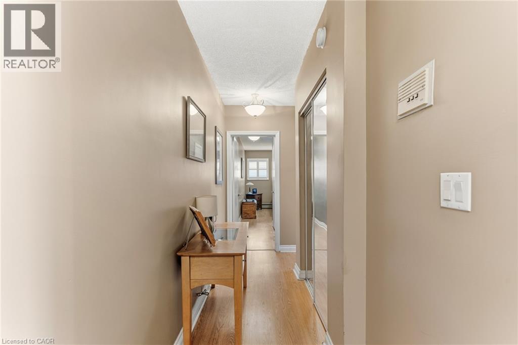 #302 38 CHARLTON Avenue W - 13