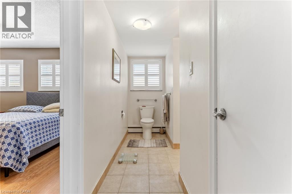 #302 38 CHARLTON Avenue W - 18
