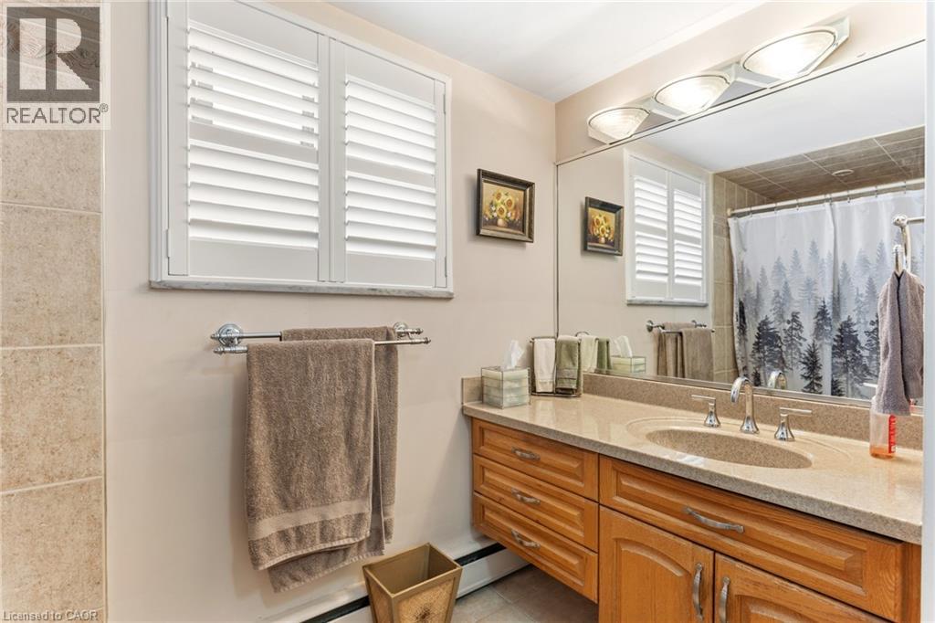 #302 38 CHARLTON Avenue W - 20