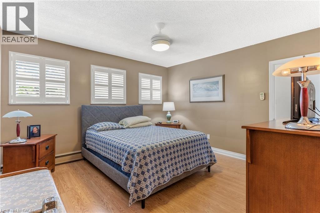 #302 38 CHARLTON Avenue W - 22