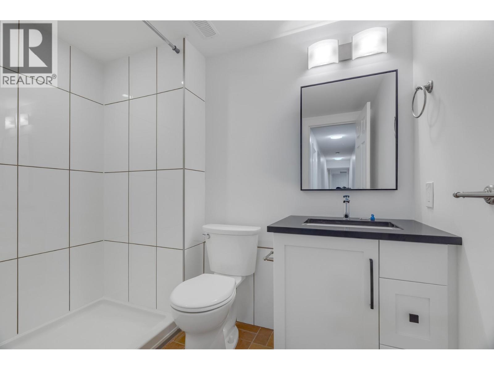 2218 Omineca Place - 28