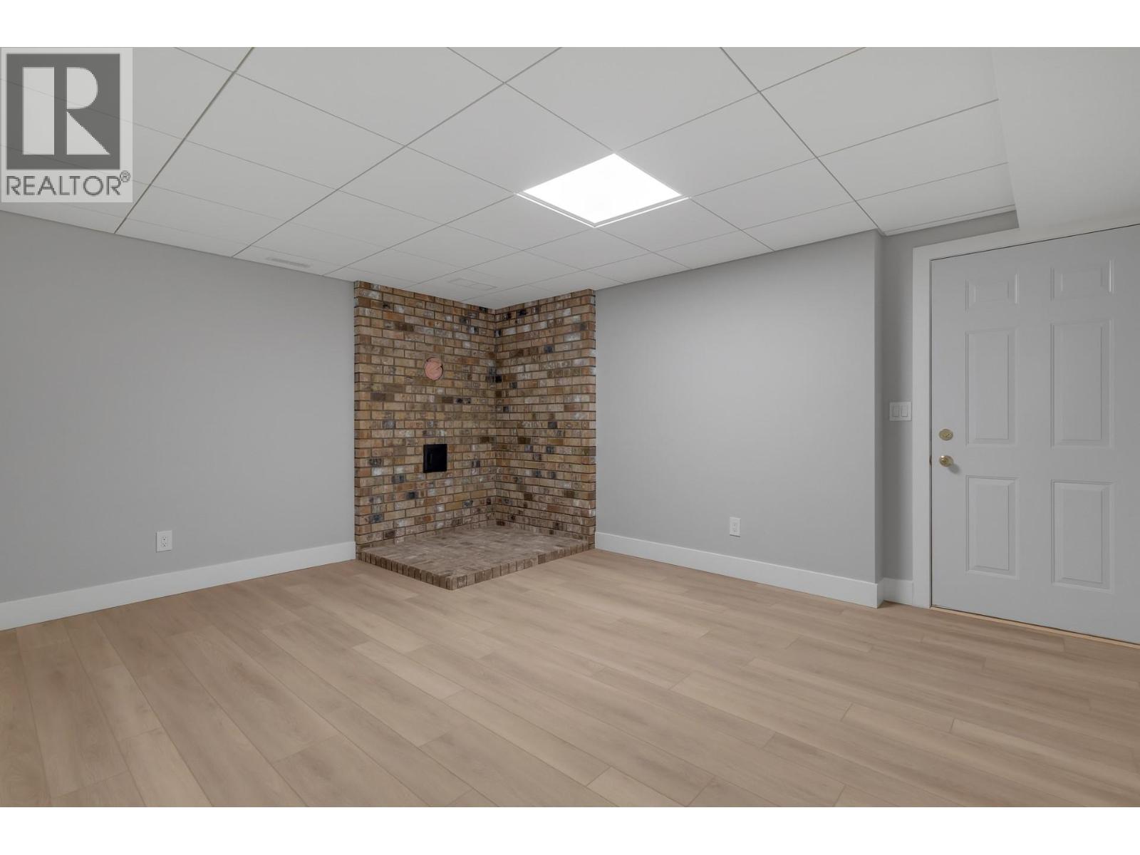 2218 Omineca Place - 31