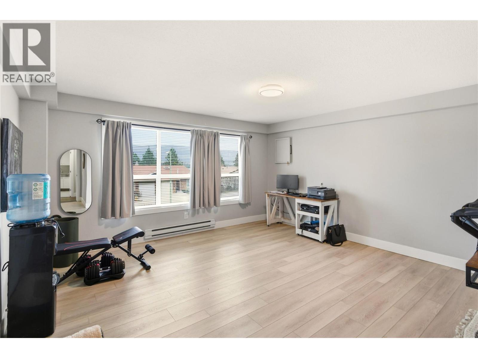 2218 Omineca Place - 22