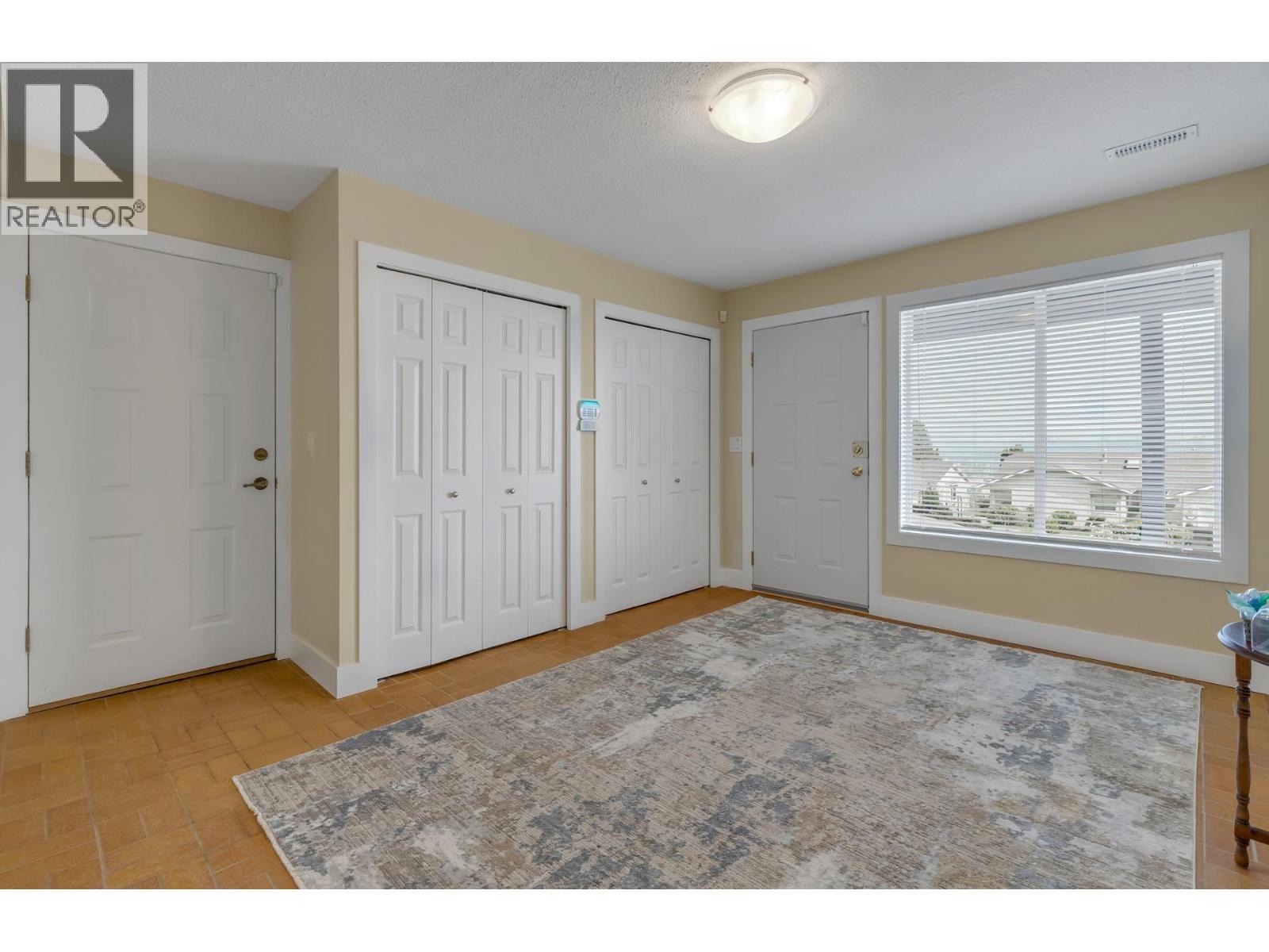 2218 Omineca Place - 25