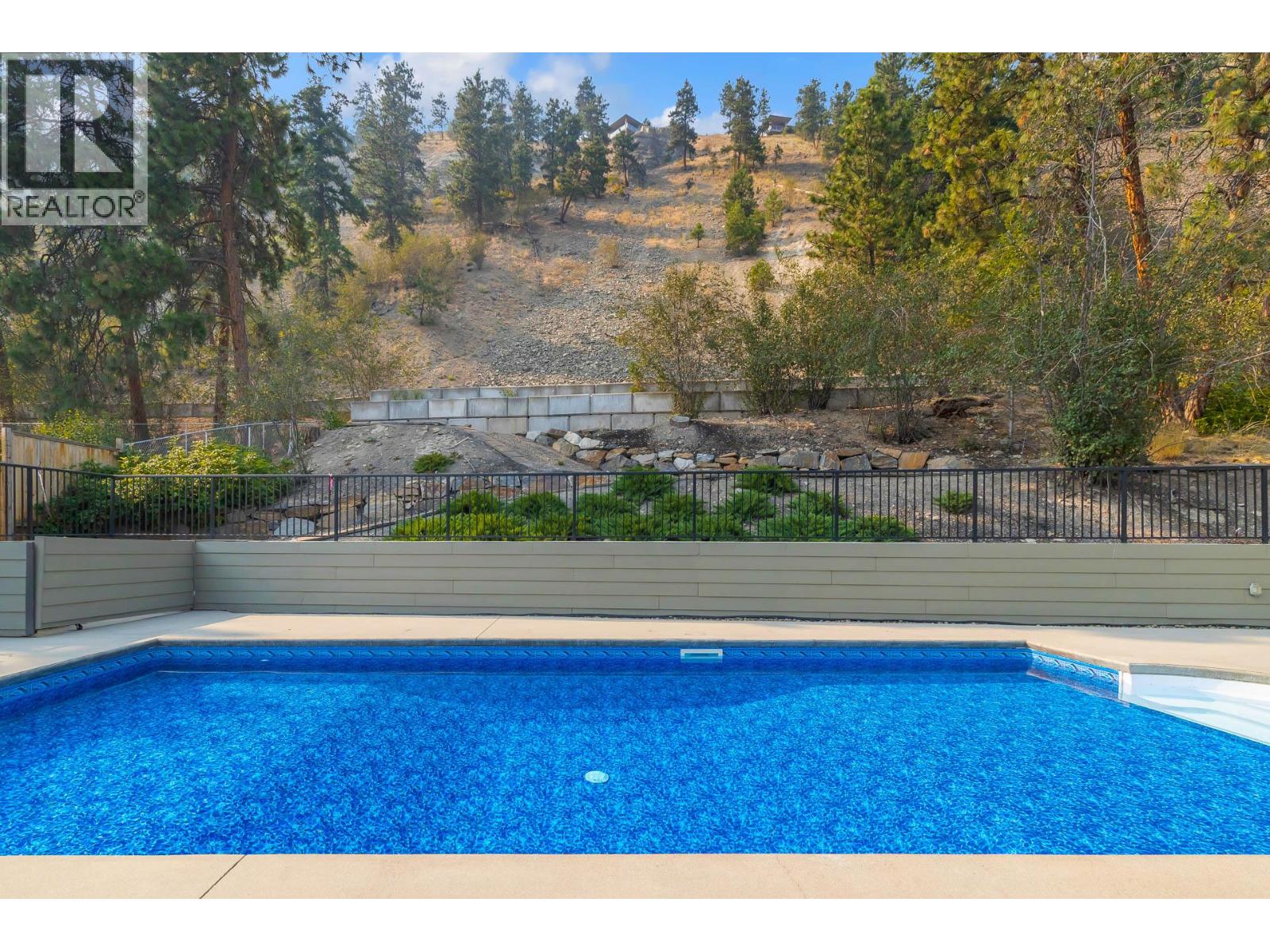 2218 Omineca Place - 4