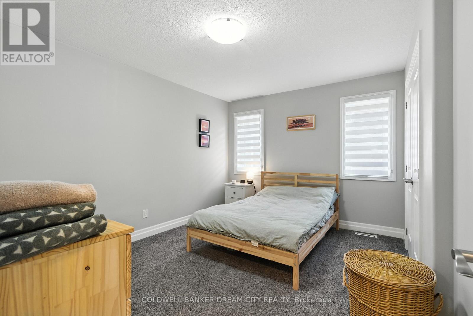 10 HONEY BEND - 35