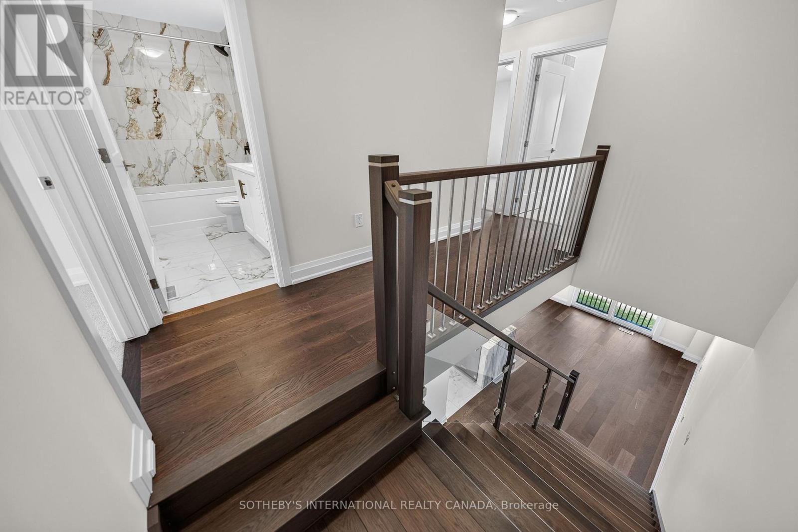 #14 675 VICTORIA ROAD N - 11