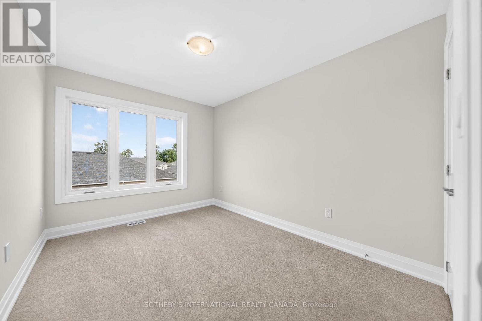 #14 675 VICTORIA ROAD N - 18