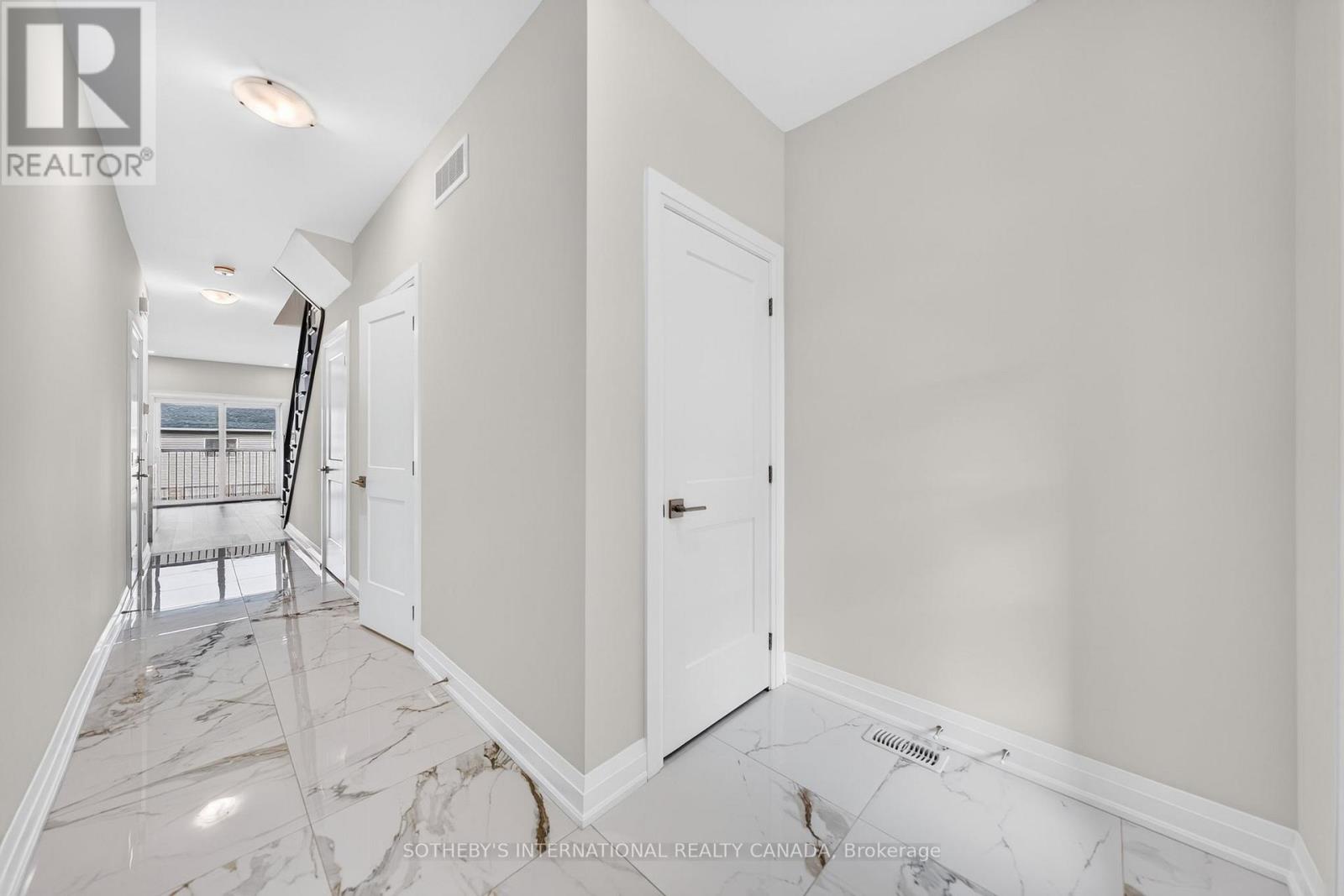 #14 675 VICTORIA ROAD N - 4