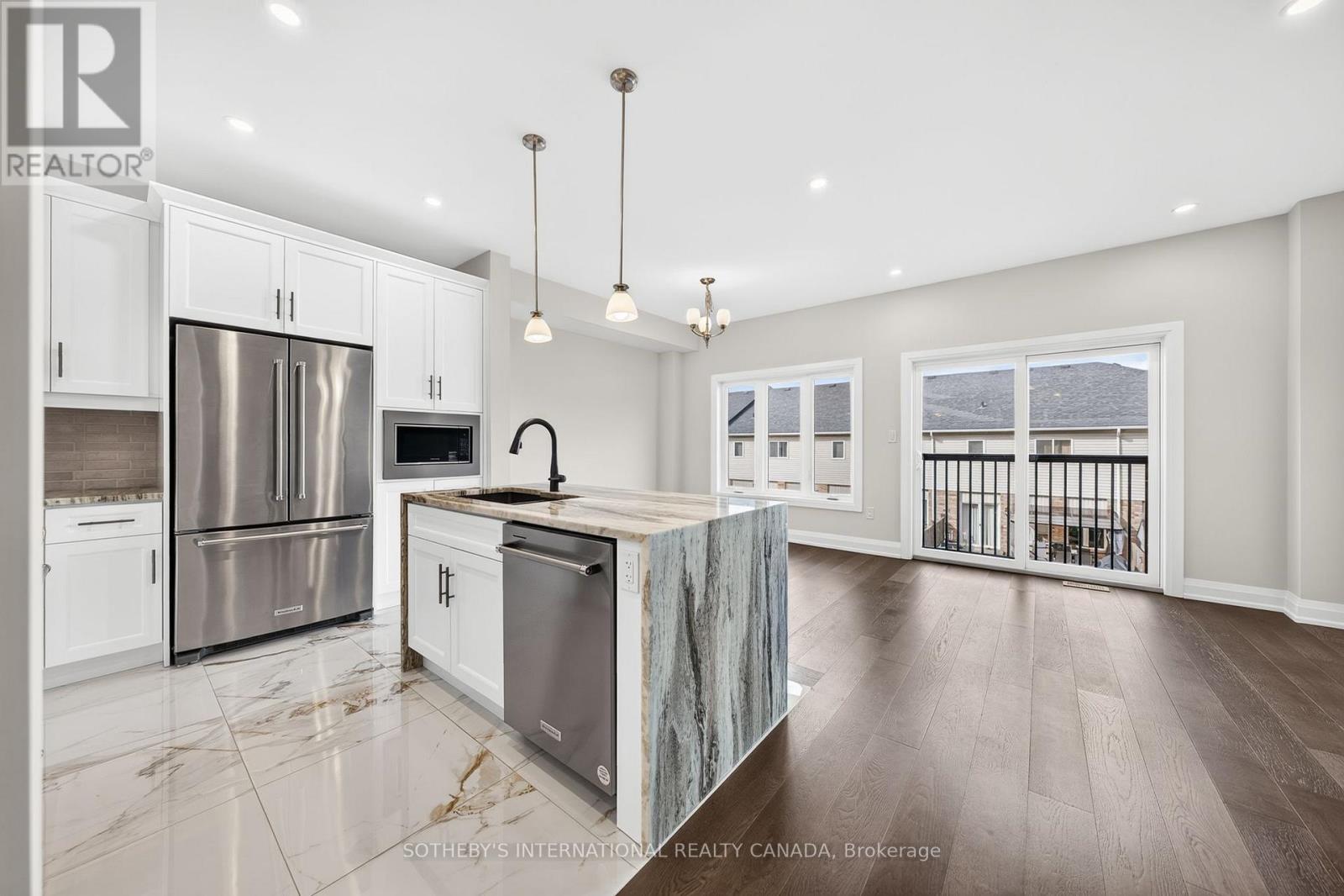 #14 675 VICTORIA ROAD N - 5