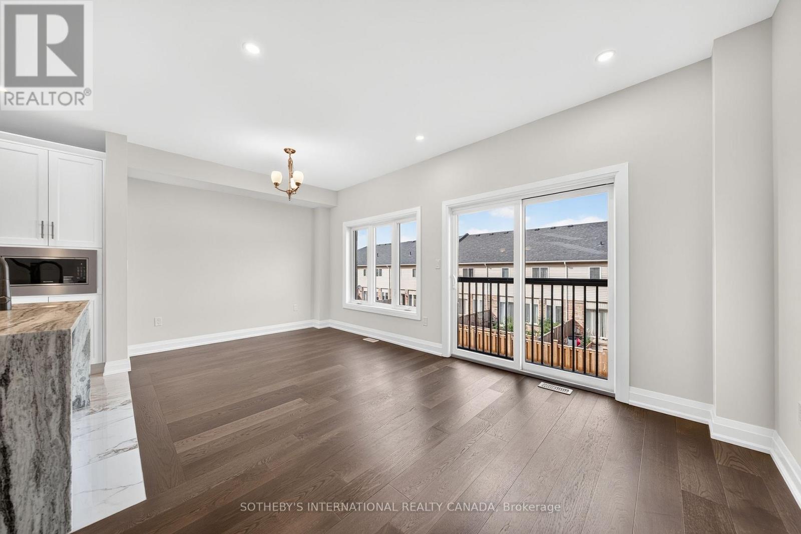 #14 675 VICTORIA ROAD N - 6