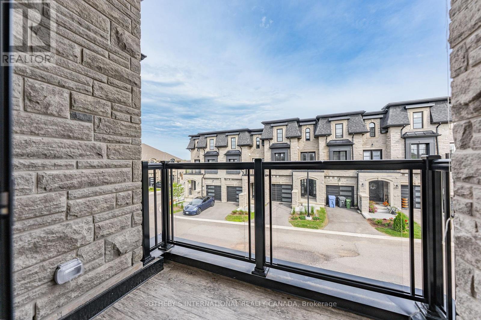 #24 675 VICTORIA ROAD N - 14
