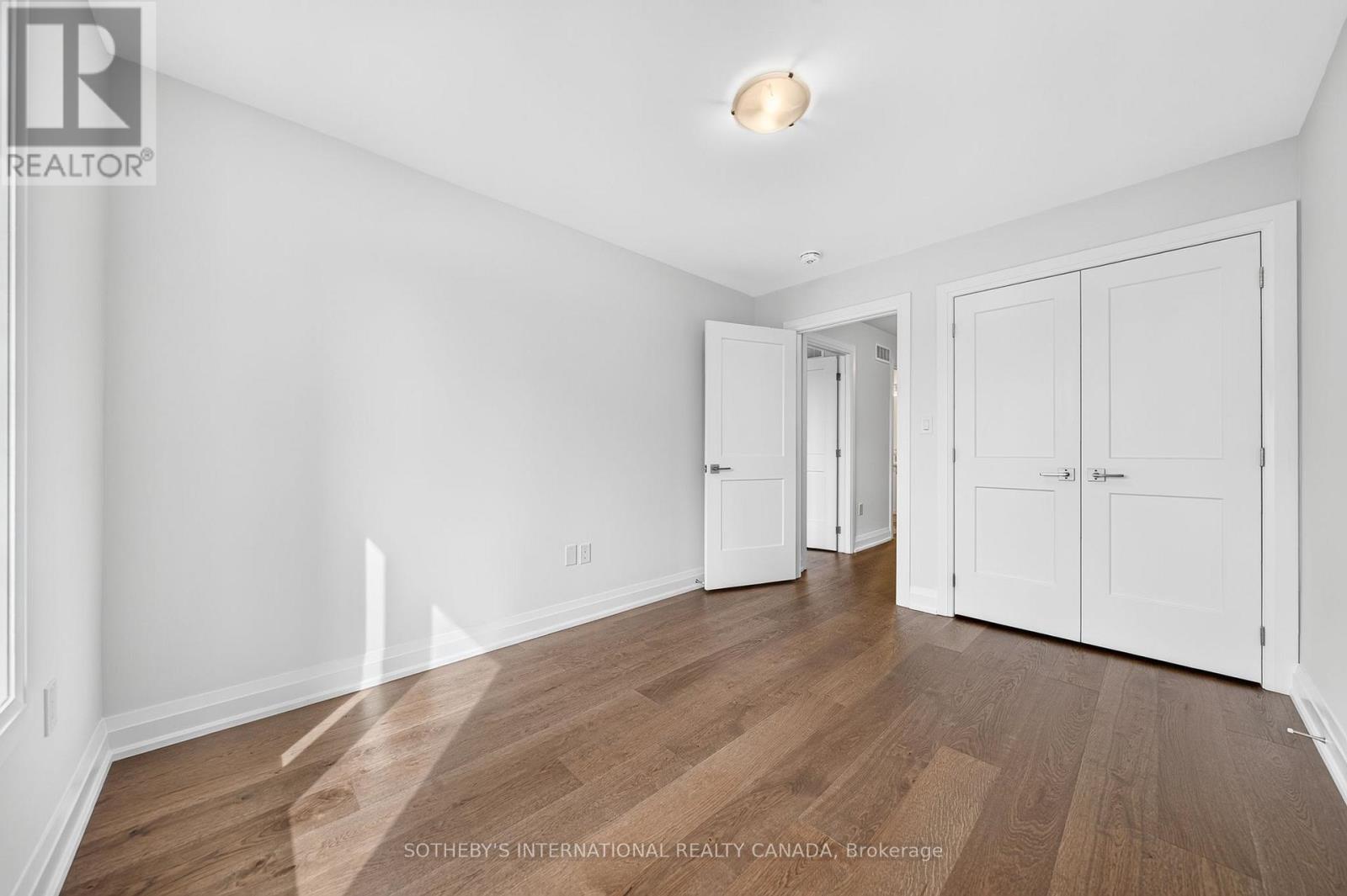 #24 675 VICTORIA ROAD N - 23