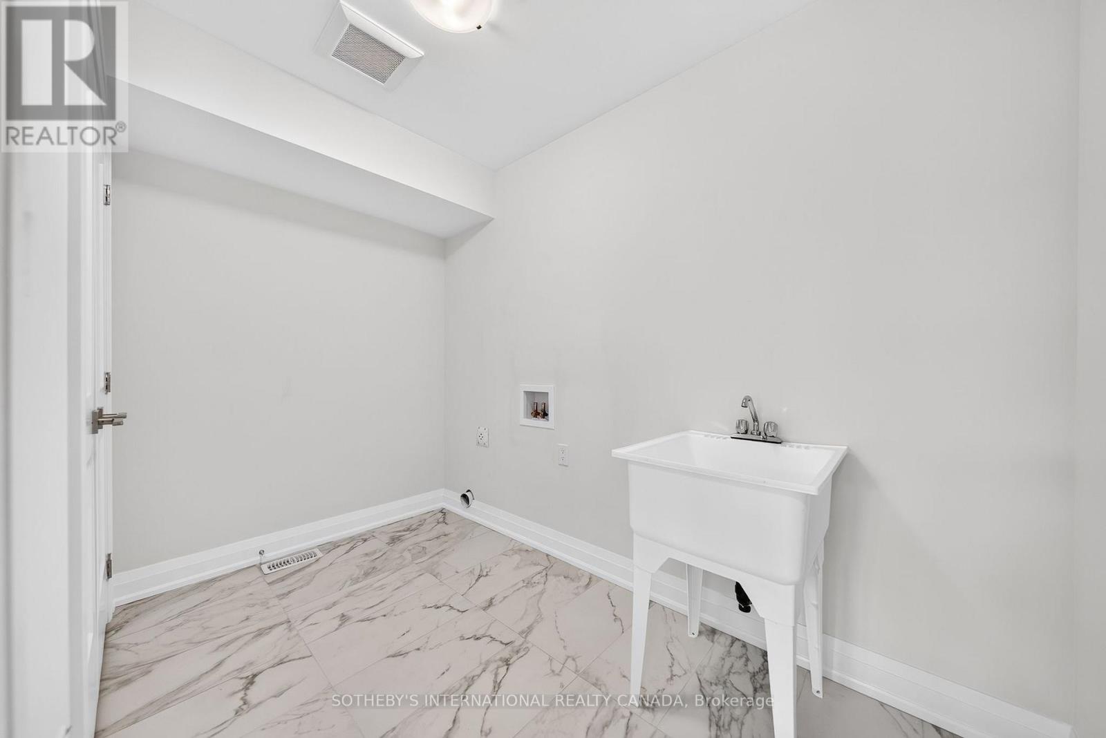 #24 675 VICTORIA ROAD N - 32